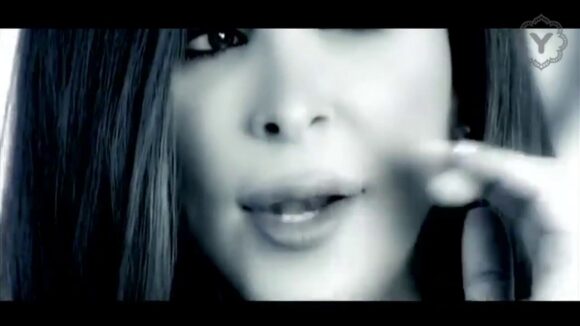 Elissa - Awakher Al Shita Elissa in a scene inspired by the "Awakher Al Shita" music video.