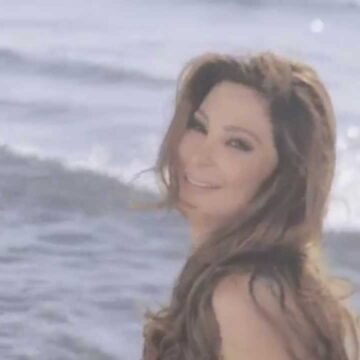 Elissa in a scene inspired by the "Hob Kol Hayaty" music video.