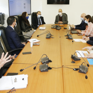 Health Minister, UNRWA discuss plan to vaccinate Palestinians