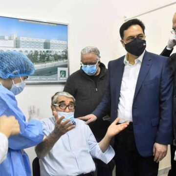 Diab inspects COVID-19 vaccination centers at Rafiq Hariri Hospital