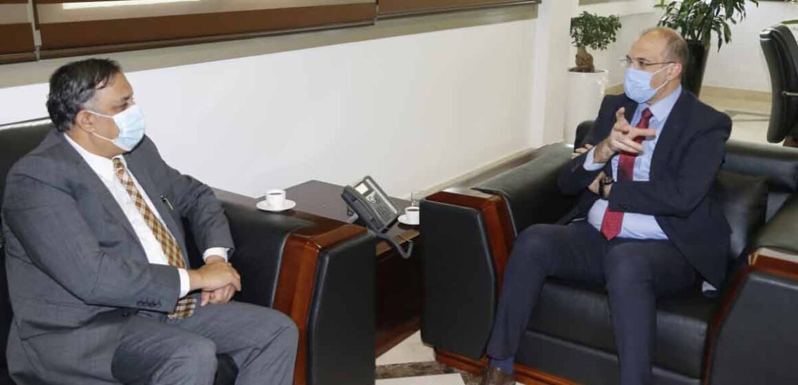 Hassan, Indian ambassador discuss reserving additional quantities of vaccines