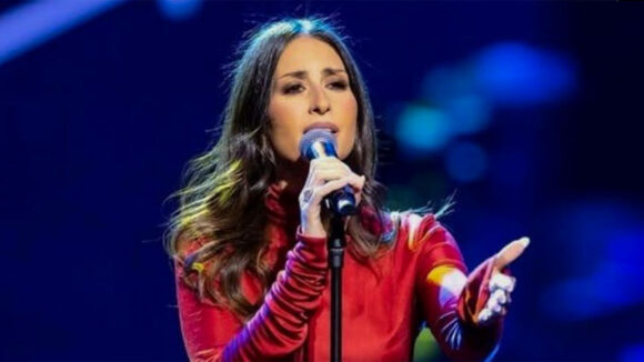 Hiba-Tawaji-Joins-Pentatonix-for-a-Christmas-Album-that-Takes-Lebanese-Vocals-Global Hiba Tawaji Joins Pentatonix for a Christmas Album that Takes Lebanese Vocals Global