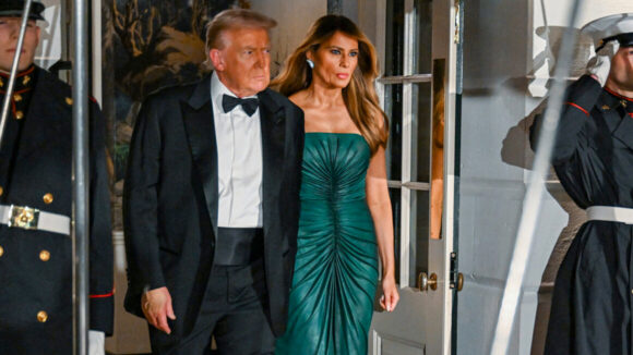 19ST-MELANIA-STATE-DINNER-bkzw-mediumSquareAt3X-1160x1160 - Copy Melania Trump’s Green Gown Signals Saudi Arabia Diplomatic Ties