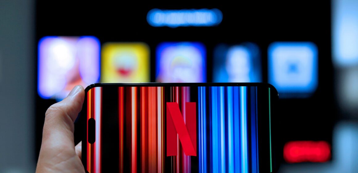 Netflix removes casting from phones to most TVs Netflix removes casting from phones to most TVs